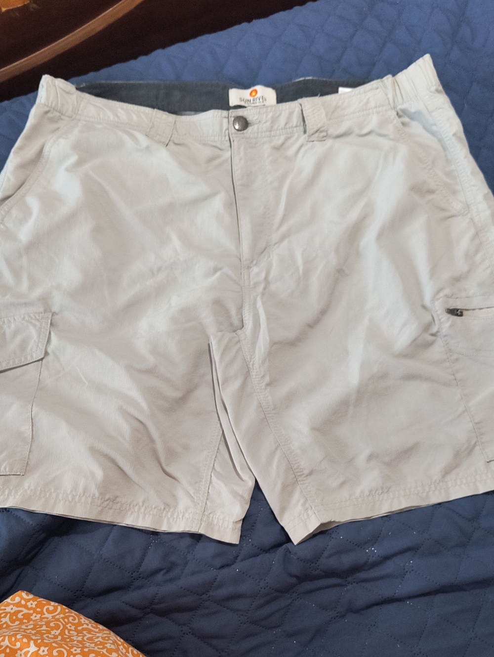 Sun River Men's Light Tan Cargo Shorts